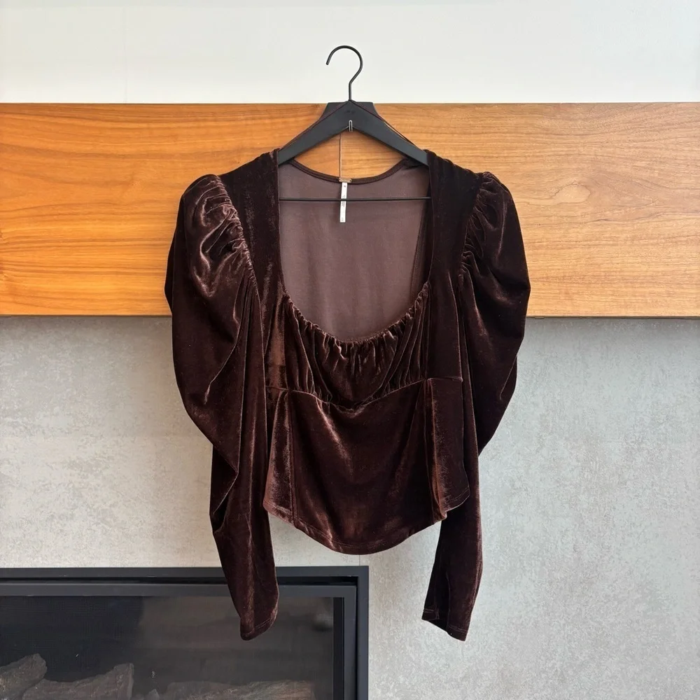 Free People Hold Me Puff Sleeve Brown Velvet Top, Size L